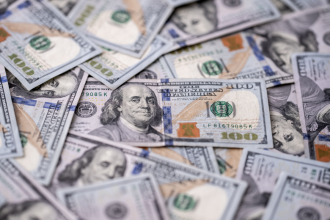 dollar-rebounds-on-iran-war-shock,-but-strategists-doubt-it-lasts