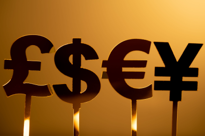 energy-shock-drives-fx-dollar-firm,-euro-and-yen-pressured